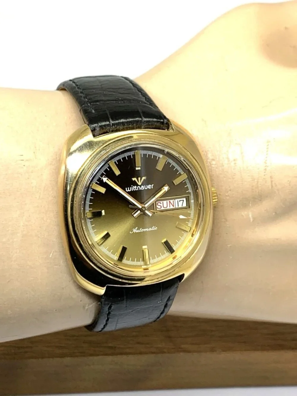 Wittnauer Men's Watch Vintage Swiss Automatic Gold Dial Day Date Leather Strap